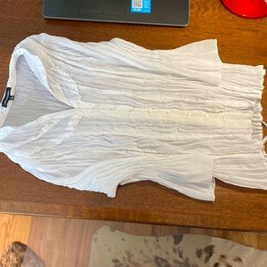 Women’s white crepe shirt